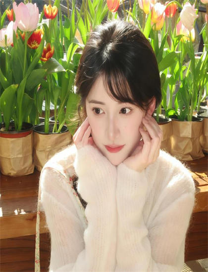 专业影评解析：《小美》水下拍摄的设备与技术挑战——分析市场反应的社会意义